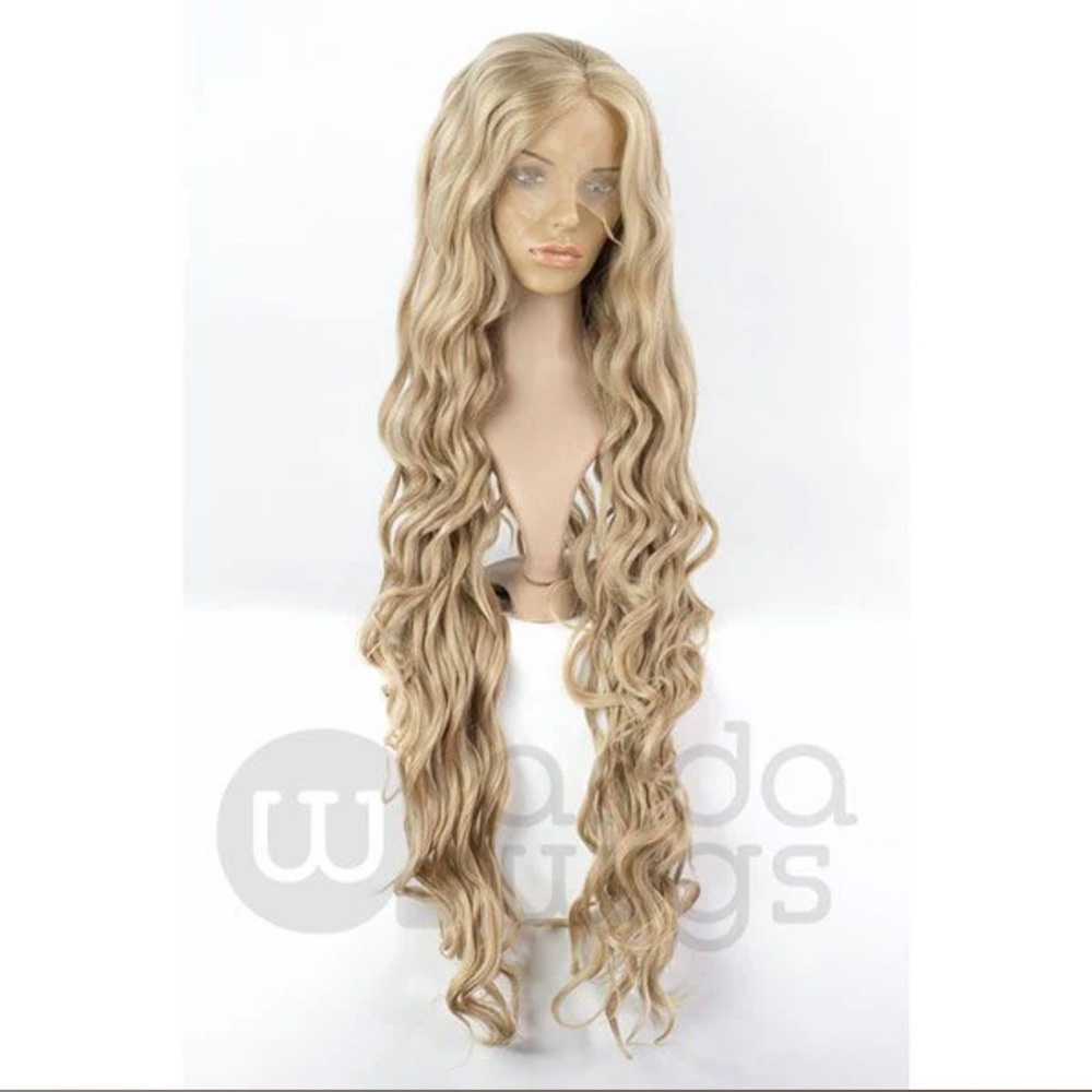 Arda Arwen Classic Lacefront Wig in Pale Blonde CL-057 Uncut